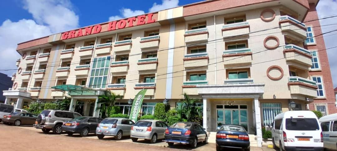 Grand Hotel Aeroport, Дуала Экстерьер фото